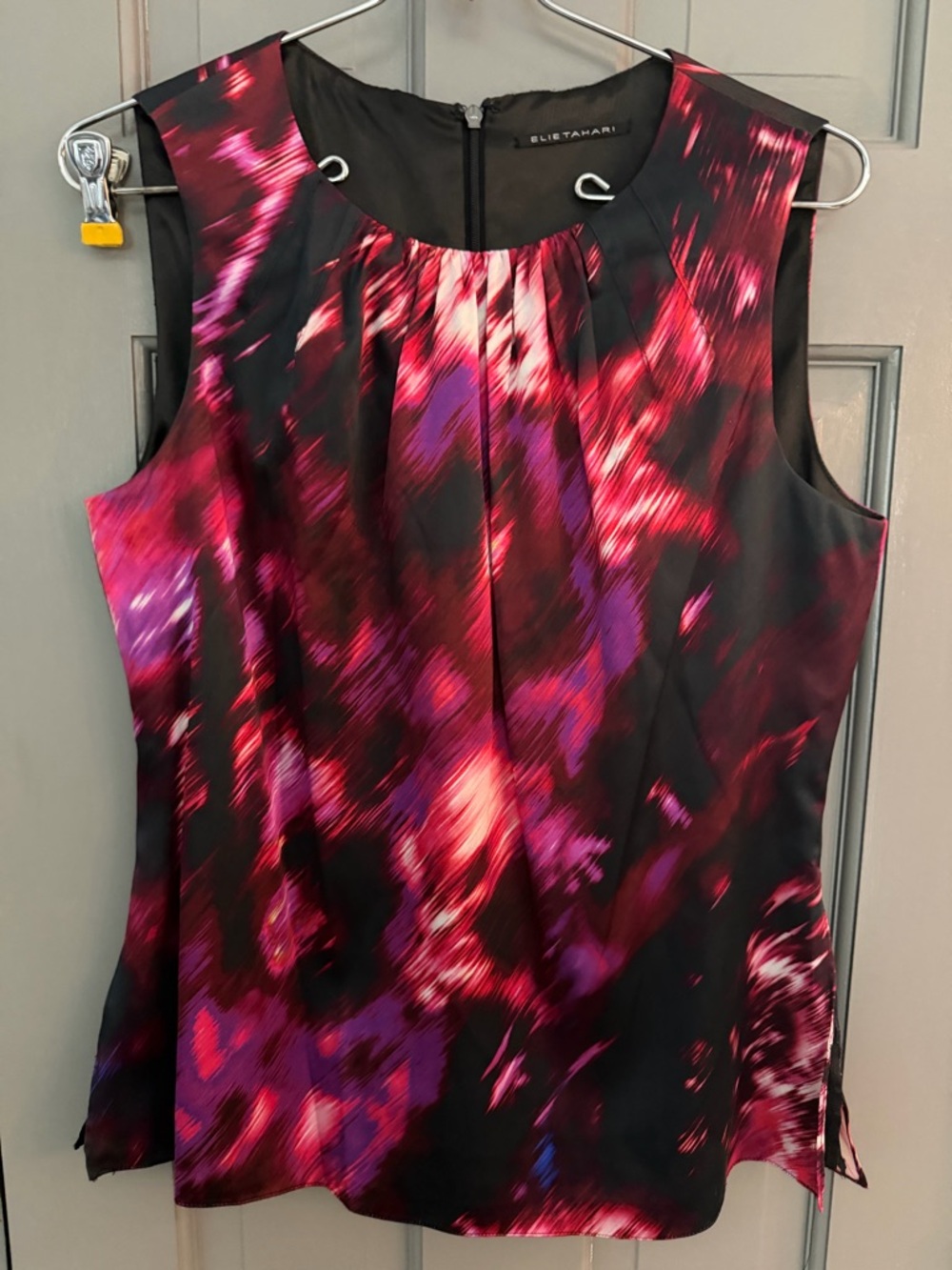 Elie Tahari Black Shell with Magenta and Purple Abstract Brushstrokes Size S